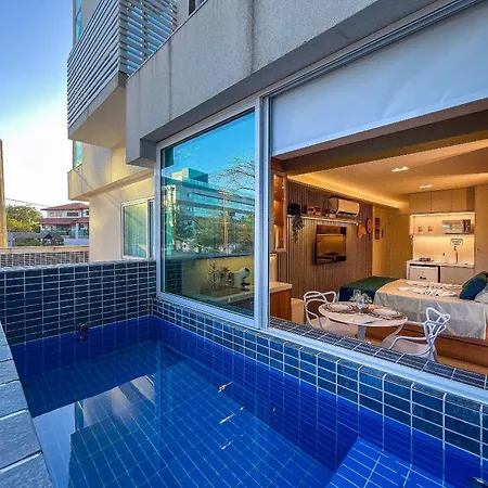 Flat Espetacular com Piscina Privativa-3